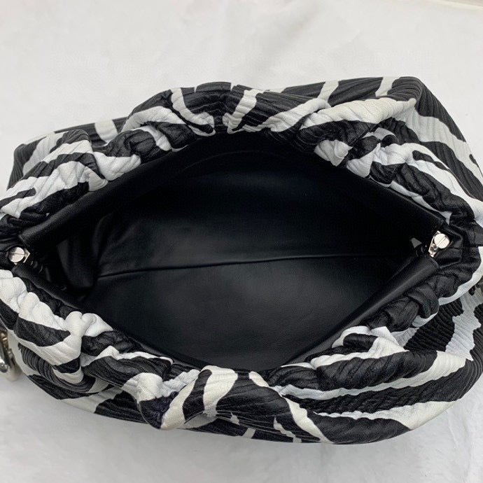 Bottega Veneta - The Pouch Chain - Leather - Black and White - (Medium)
