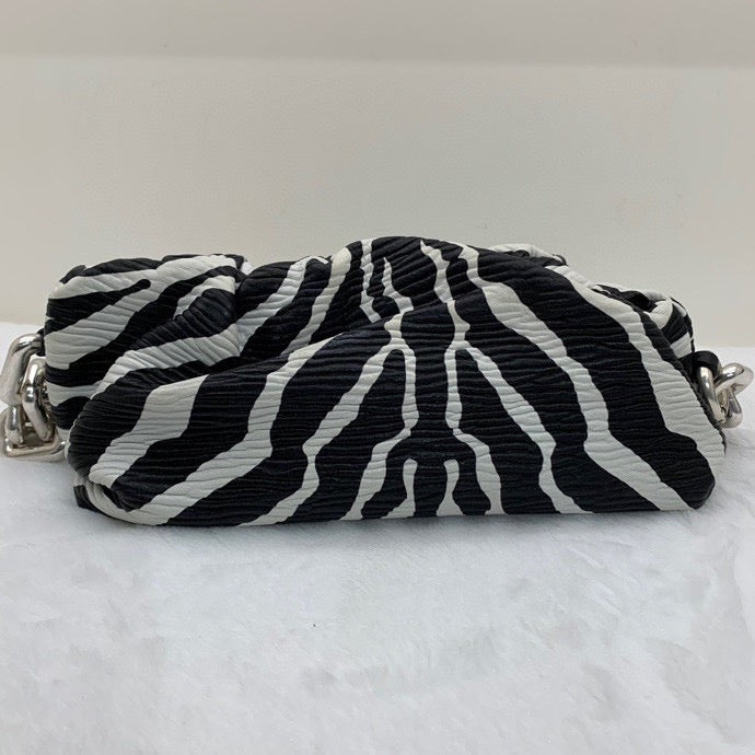 Bottega Veneta - The Pouch Chain - Leather - Black and White - (Medium)