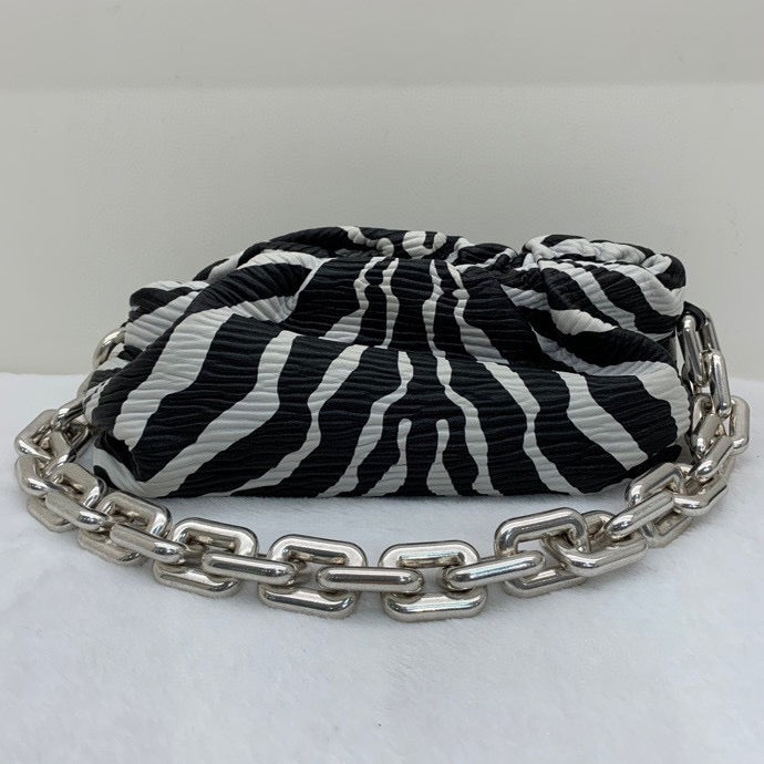 Bottega Veneta - The Pouch Chain - Leather - Black and White - (Medium)