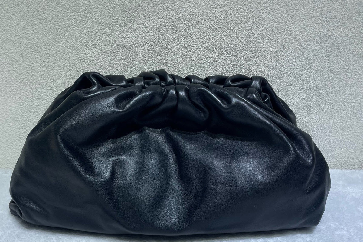Bottega Veneta - The Pouch Large - Leather - Black - (large)