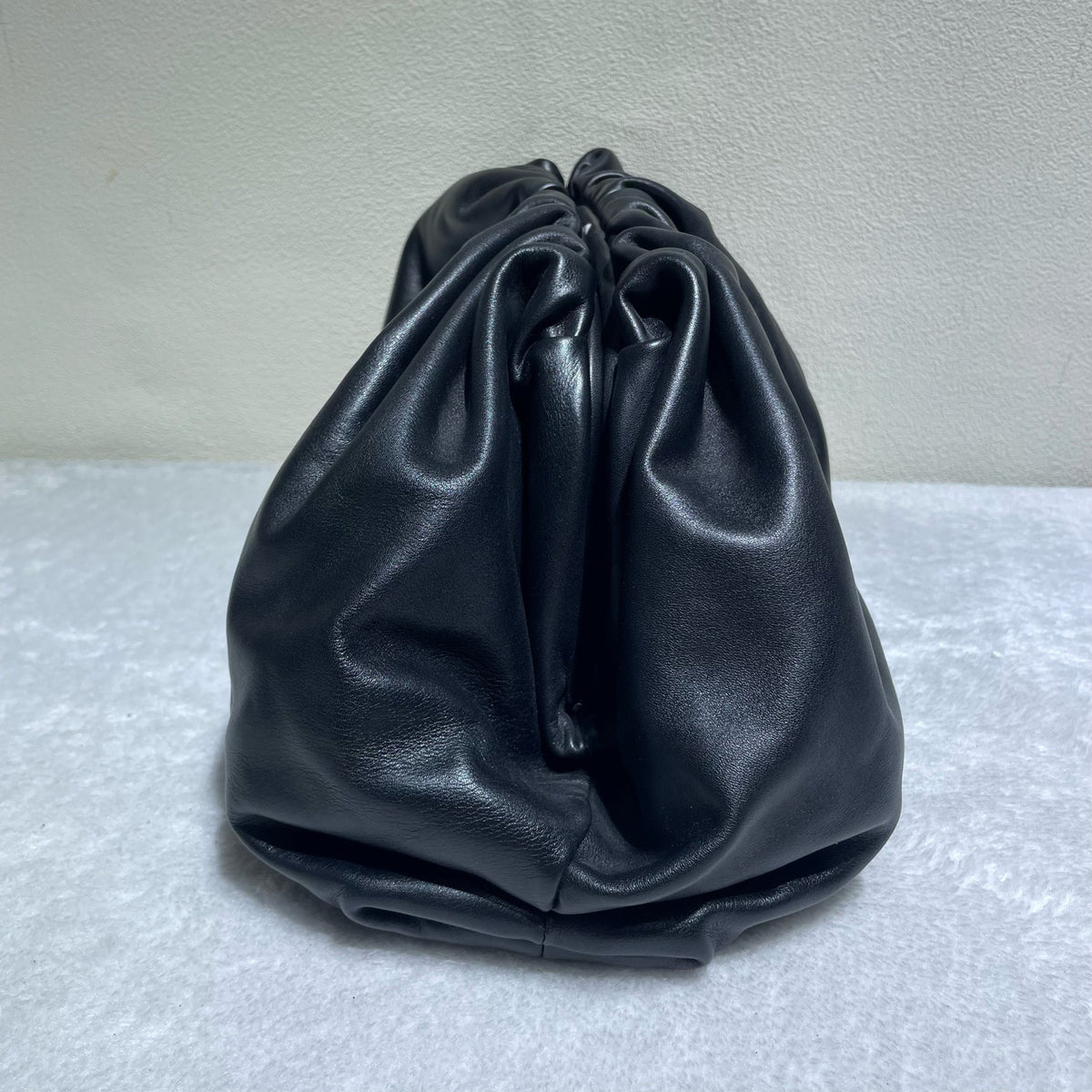 Bottega Veneta - The Pouch Large - Leather - Black - (large)