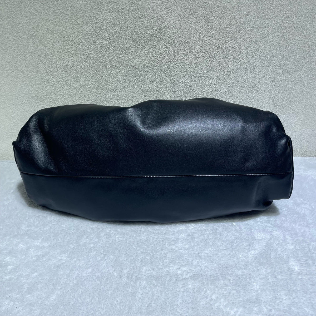 Bottega Veneta - The Pouch Large - Leather - Black - (large)