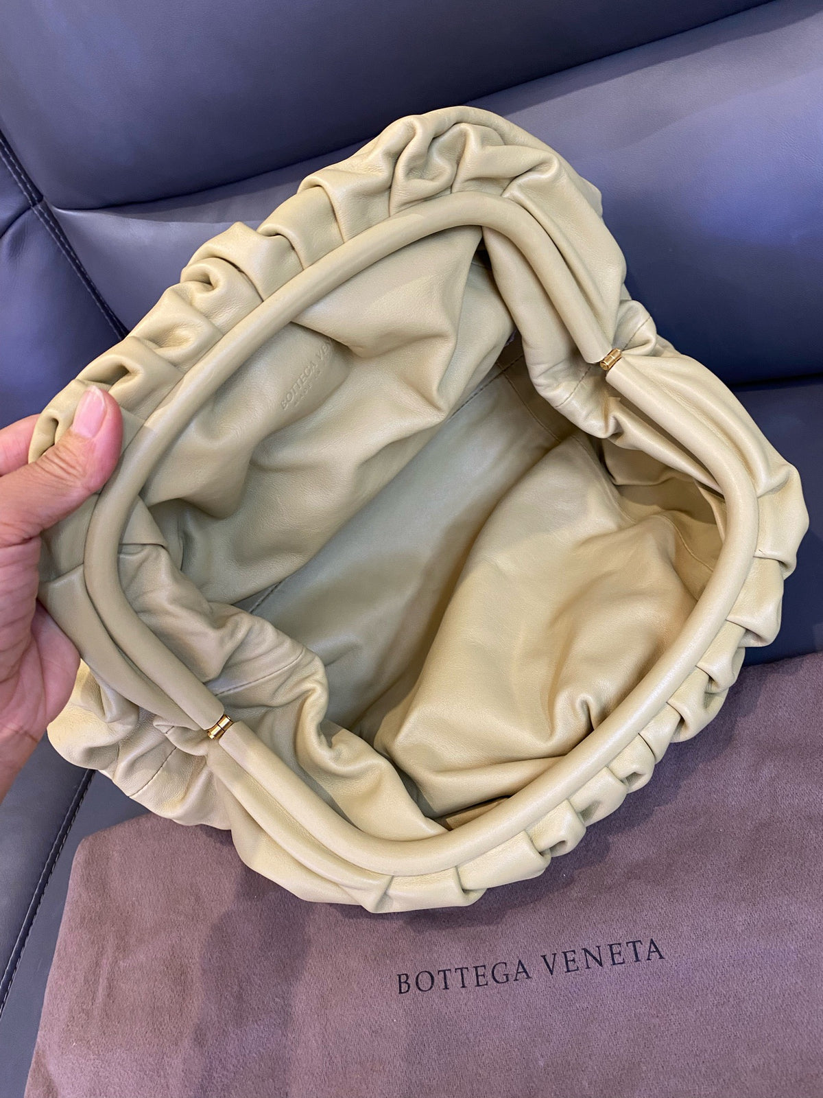 Bottega Veneta - The Pouch - Leather - Beige - (large)