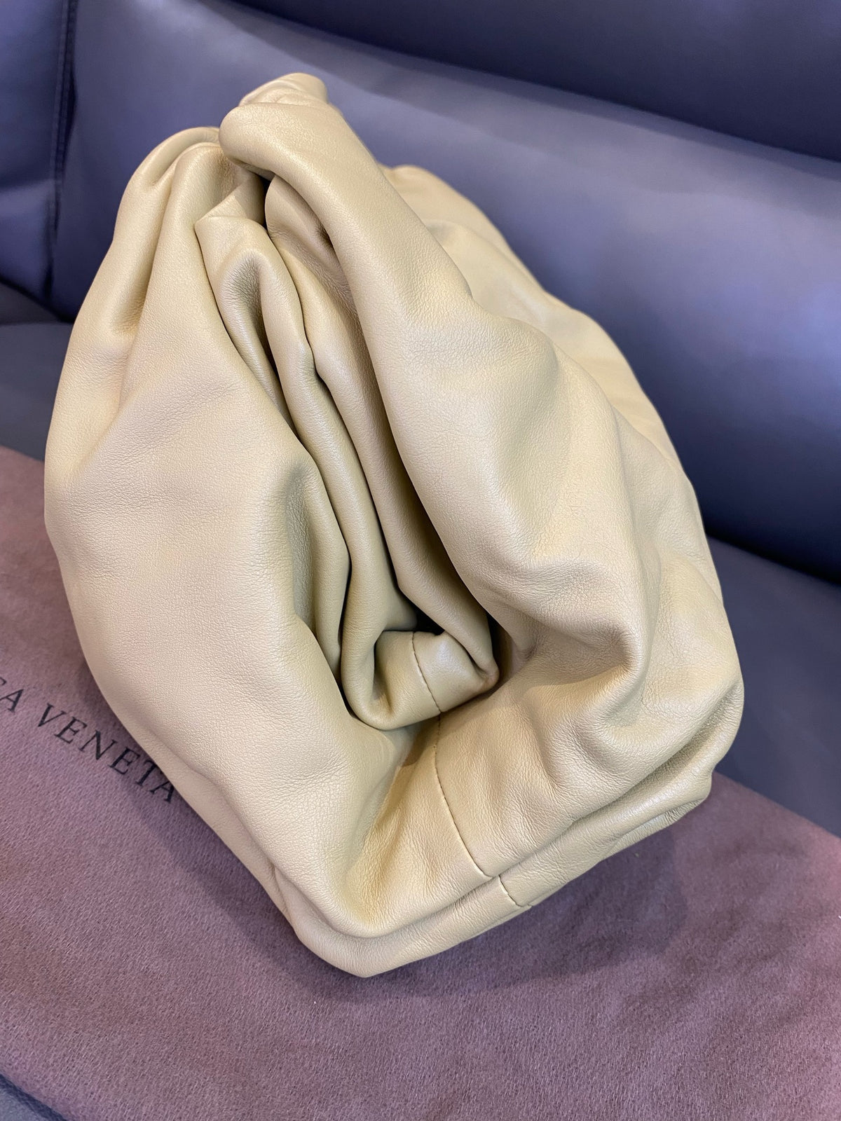 Bottega Veneta - The Pouch - Leather - Beige - (large)