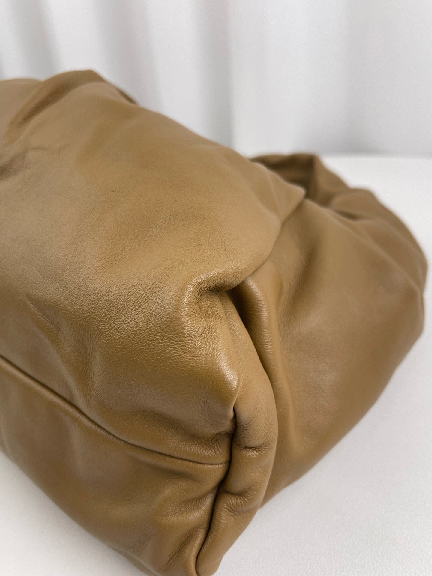 Bottega Veneta - The Pouch - Leather - Beige - (medium)