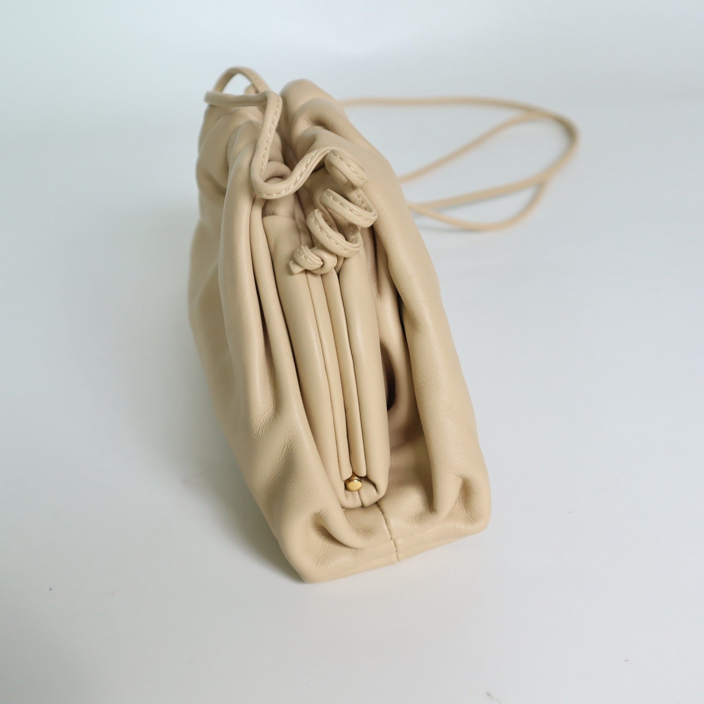 Bottega Veneta - The Pouch - Leather - Beige - (mini)