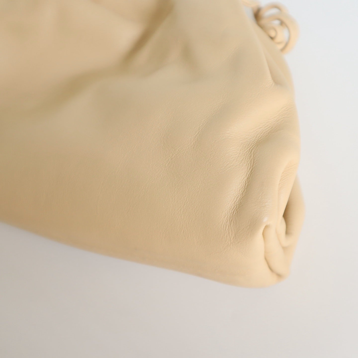 Bottega Veneta - The Pouch - Leather - Beige - (mini)