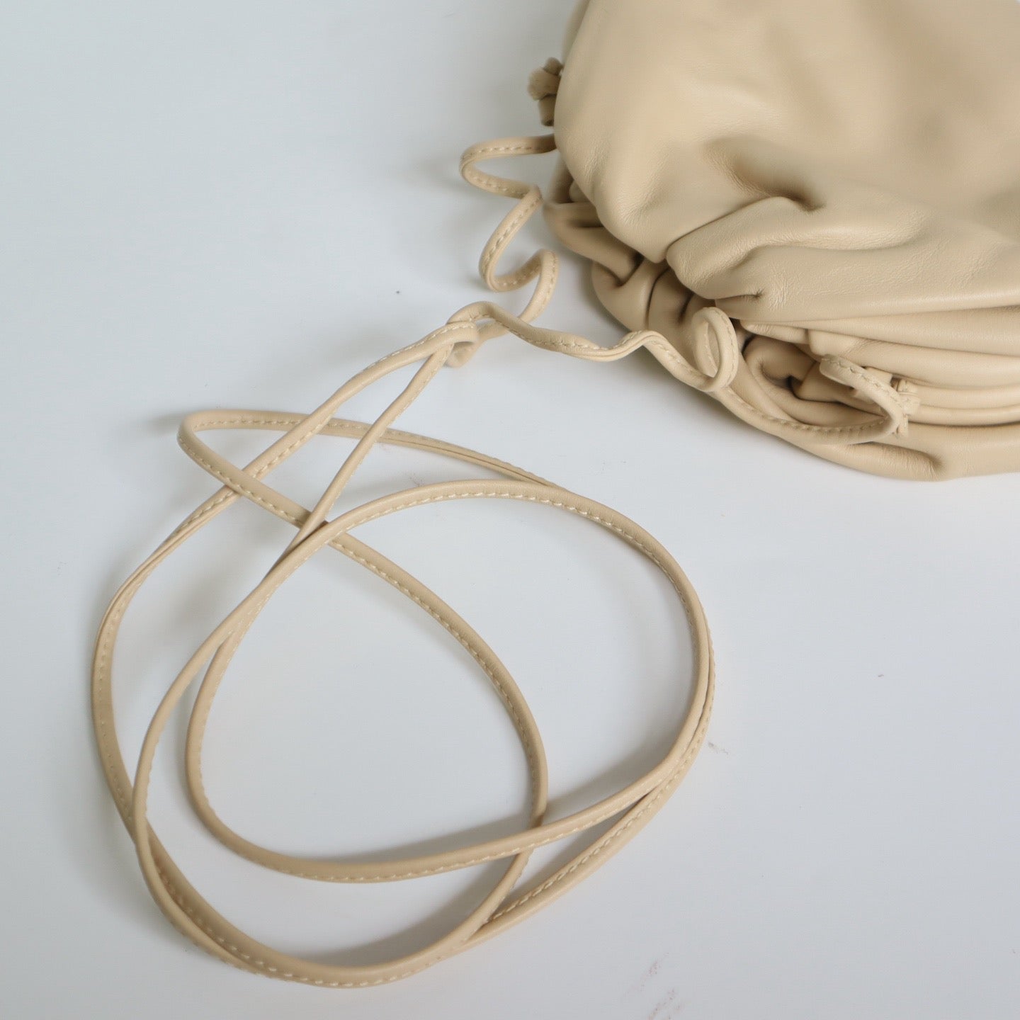 Bottega Veneta - The Pouch - Leather - Beige - (mini)