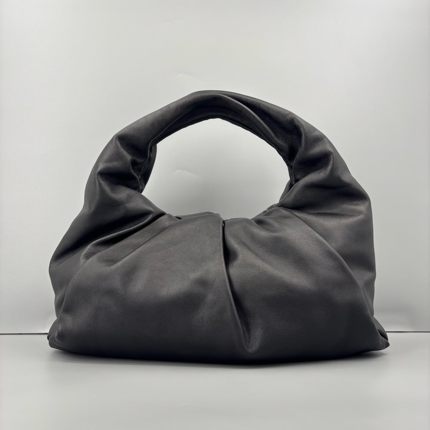 Bottega Veneta - The Pouch - Leather - Black - (medium)