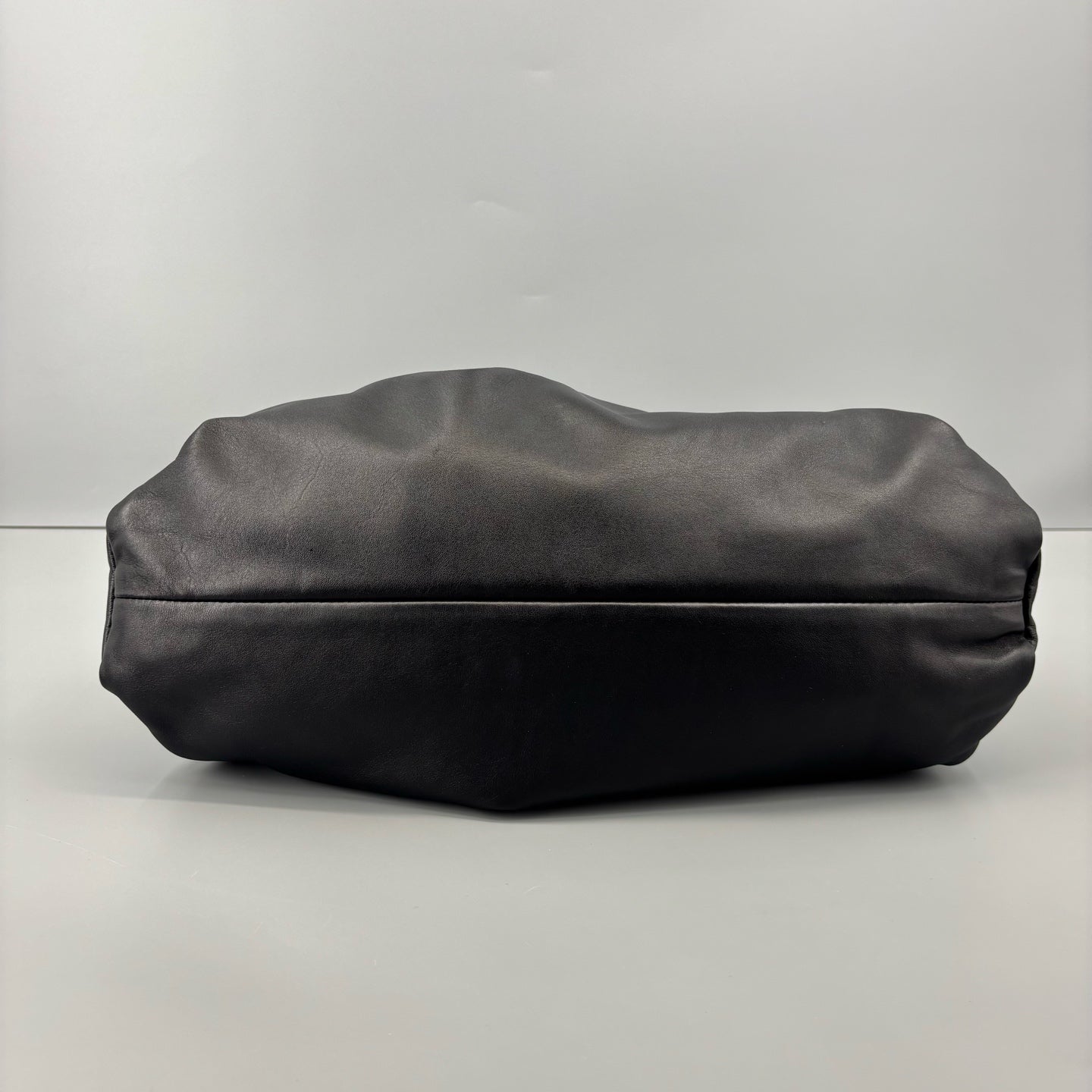 Bottega Veneta - The Pouch - Leather - Black - (medium)