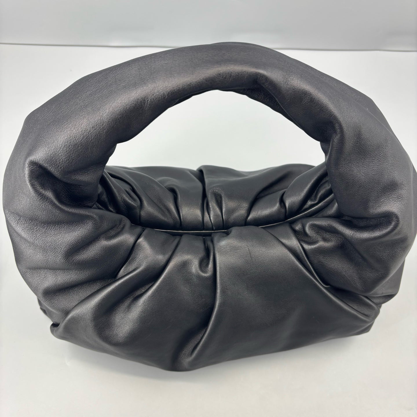 Bottega Veneta - The Pouch - Leather - Black - (medium)