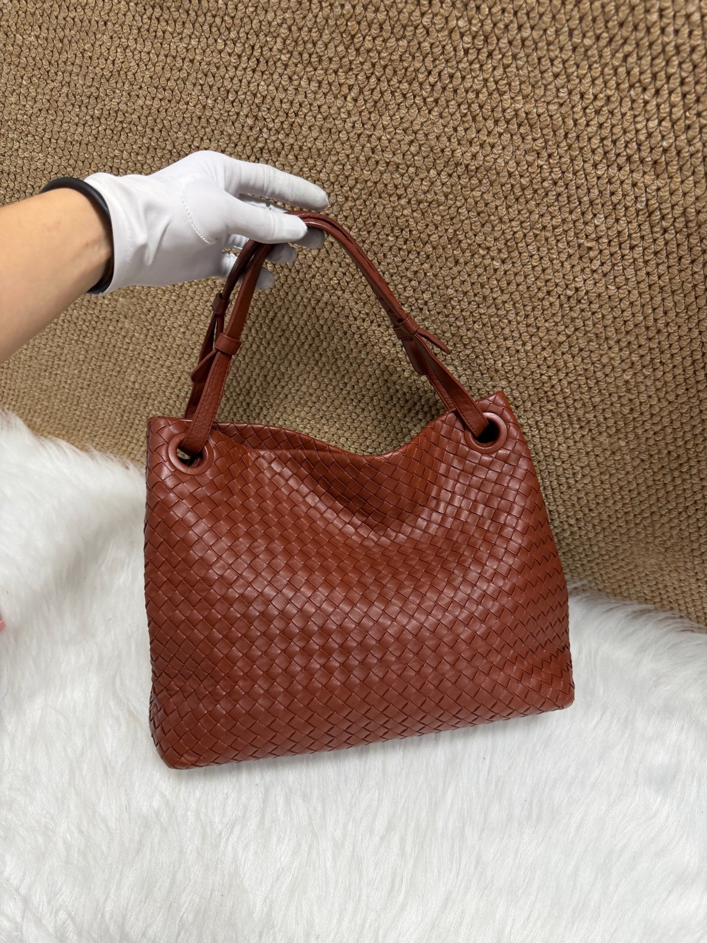 Bottega Veneta - The Pouch - Leather - Brown - (medium)