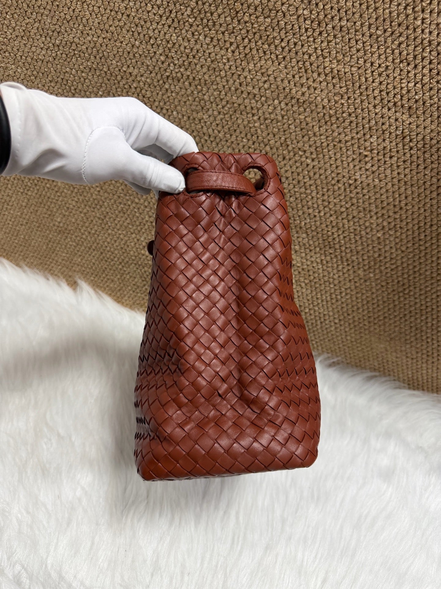 Bottega Veneta - The Pouch - Leather - Brown - (medium)