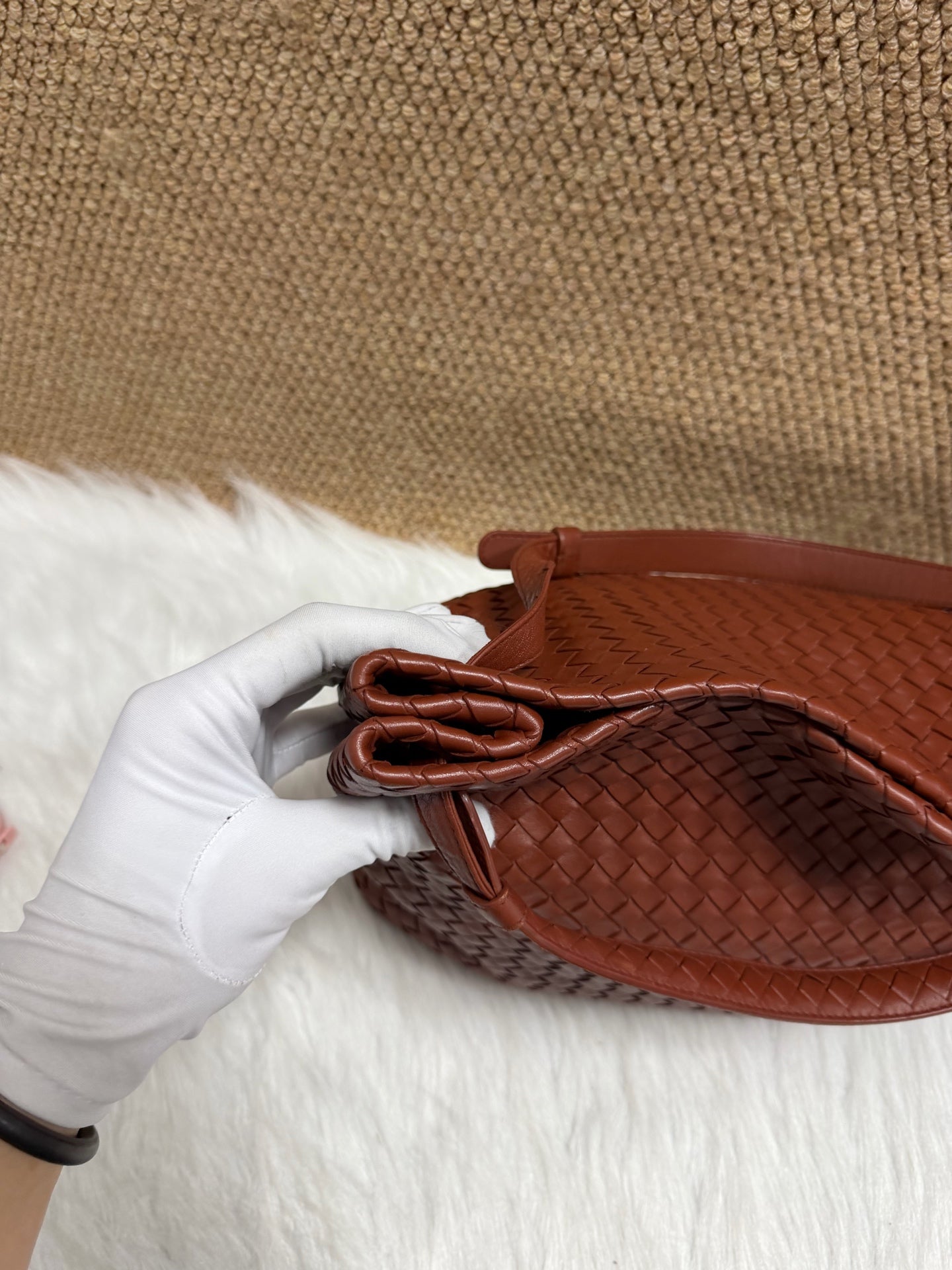 Bottega Veneta - The Pouch - Leather - Brown - (medium)
