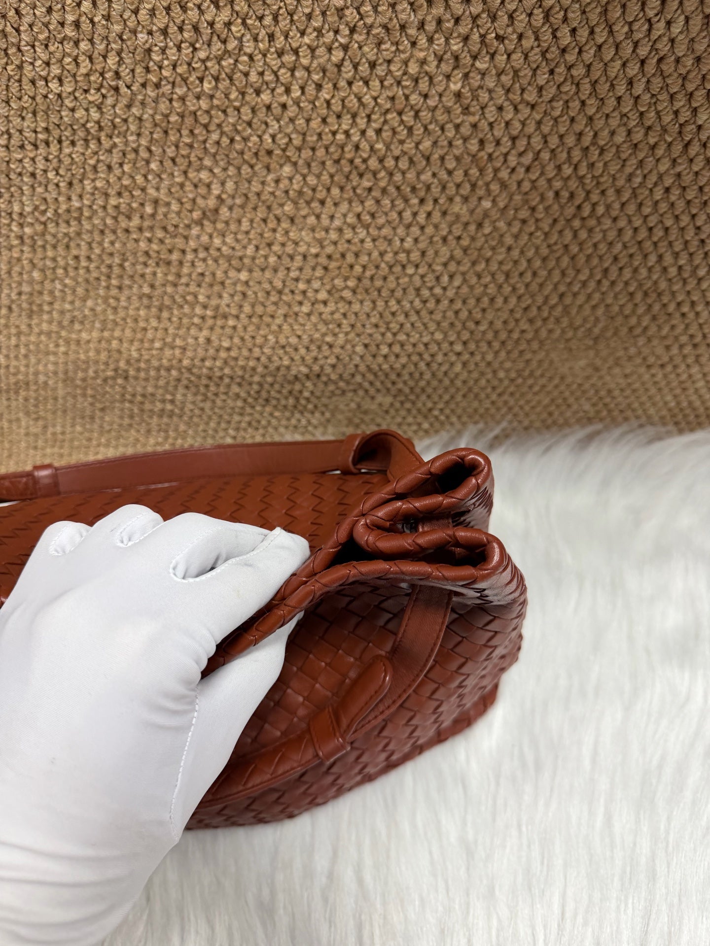 Bottega Veneta - The Pouch - Leather - Brown - (medium)