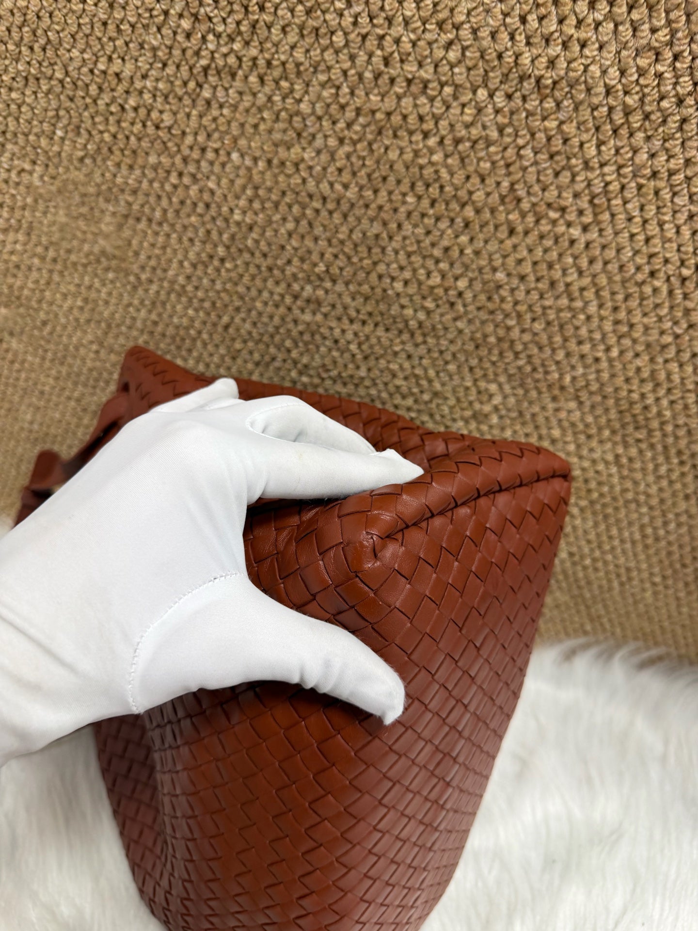 Bottega Veneta - The Pouch - Leather - Brown - (medium)