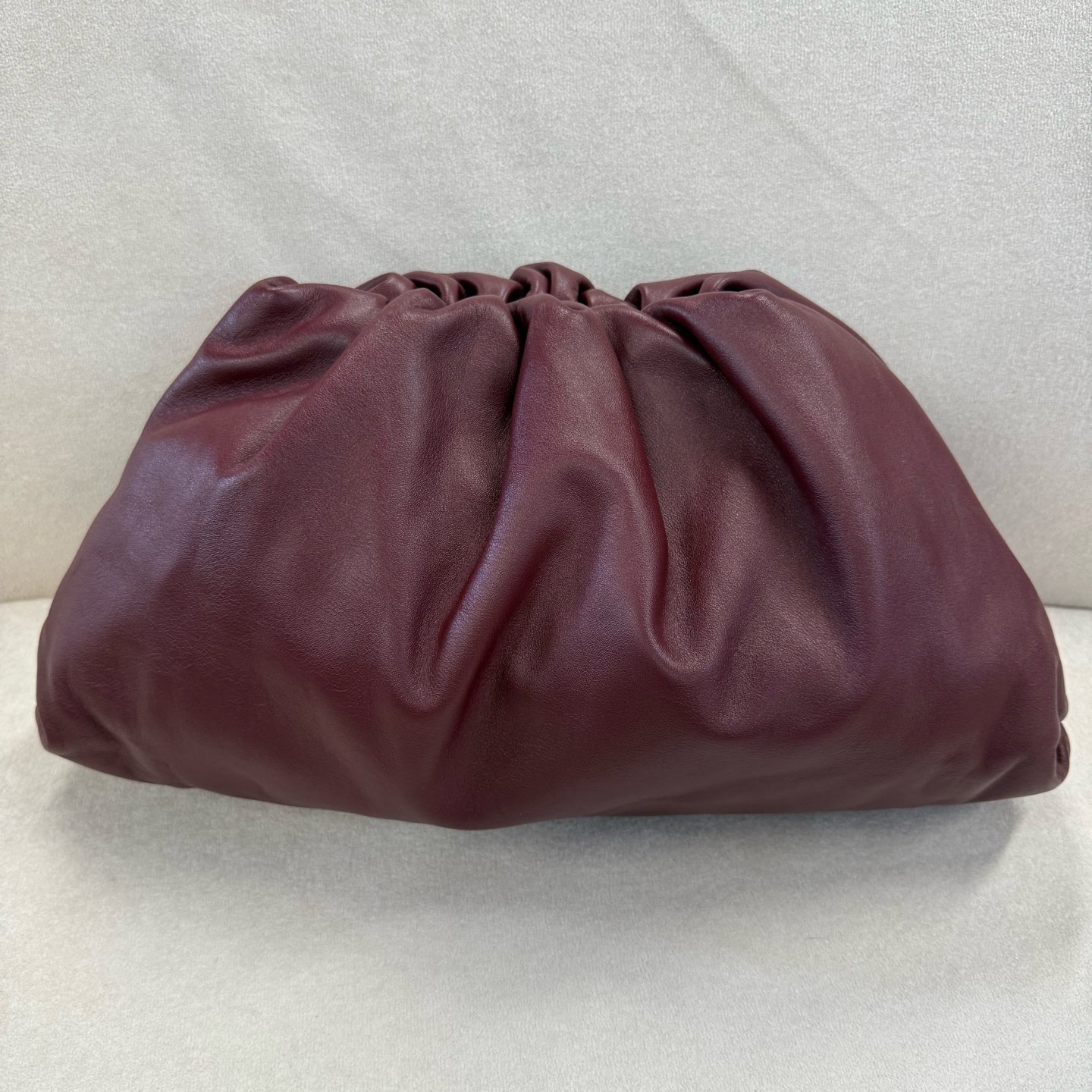 Bottega Veneta - The Pouch - Leather - Burgundy - (large)