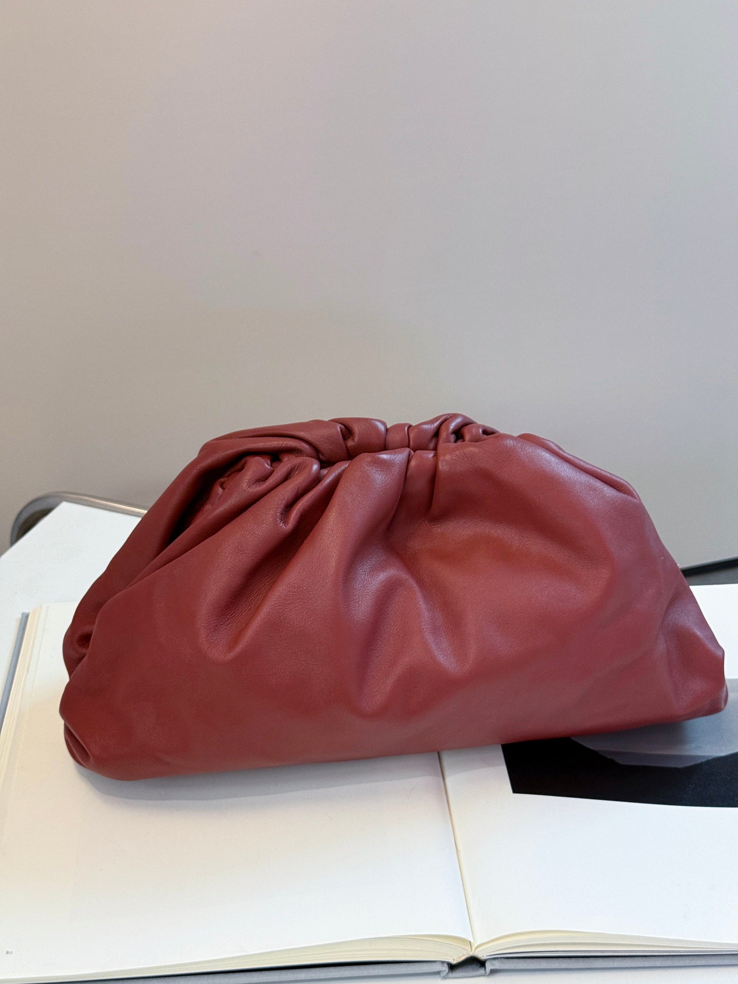 Bottega Veneta - The Pouch - Leather - Burgundy - (large)