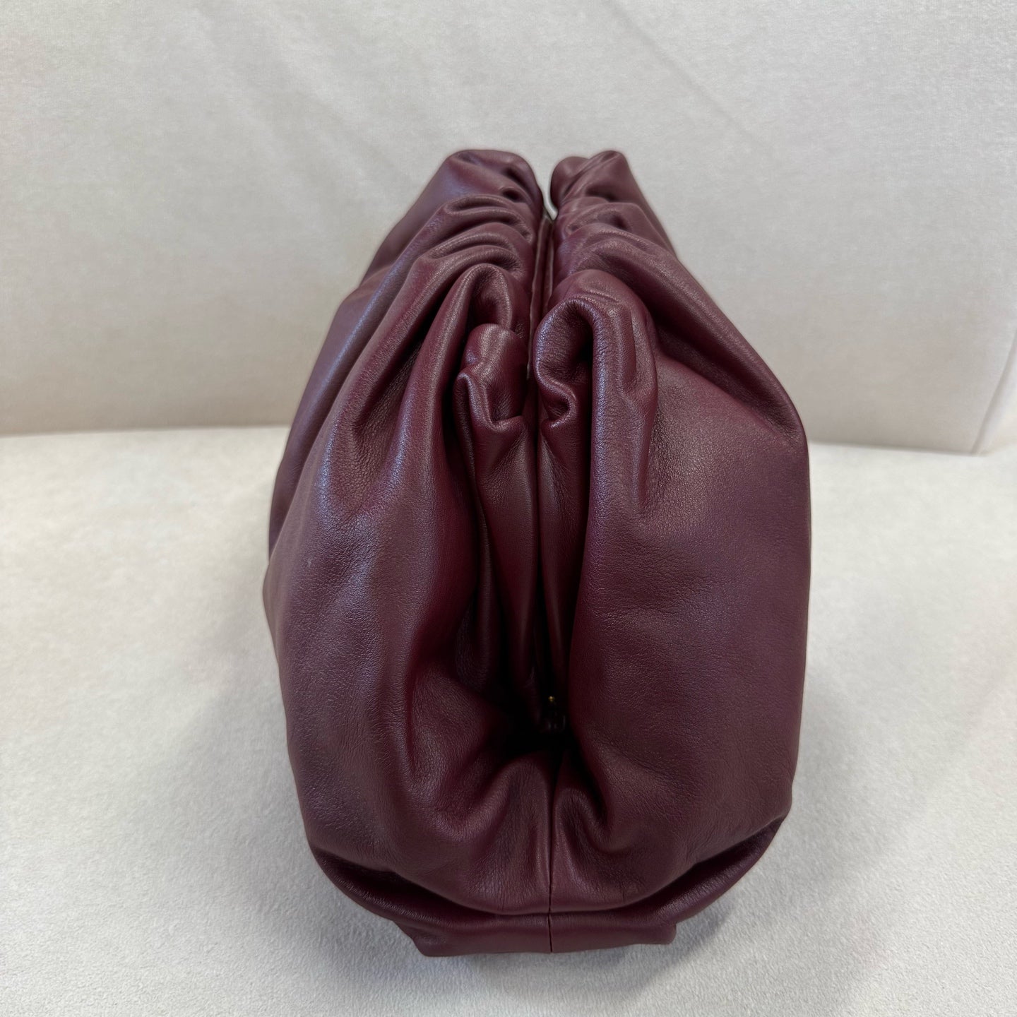 Bottega Veneta - The Pouch - Leather - Burgundy - (large)