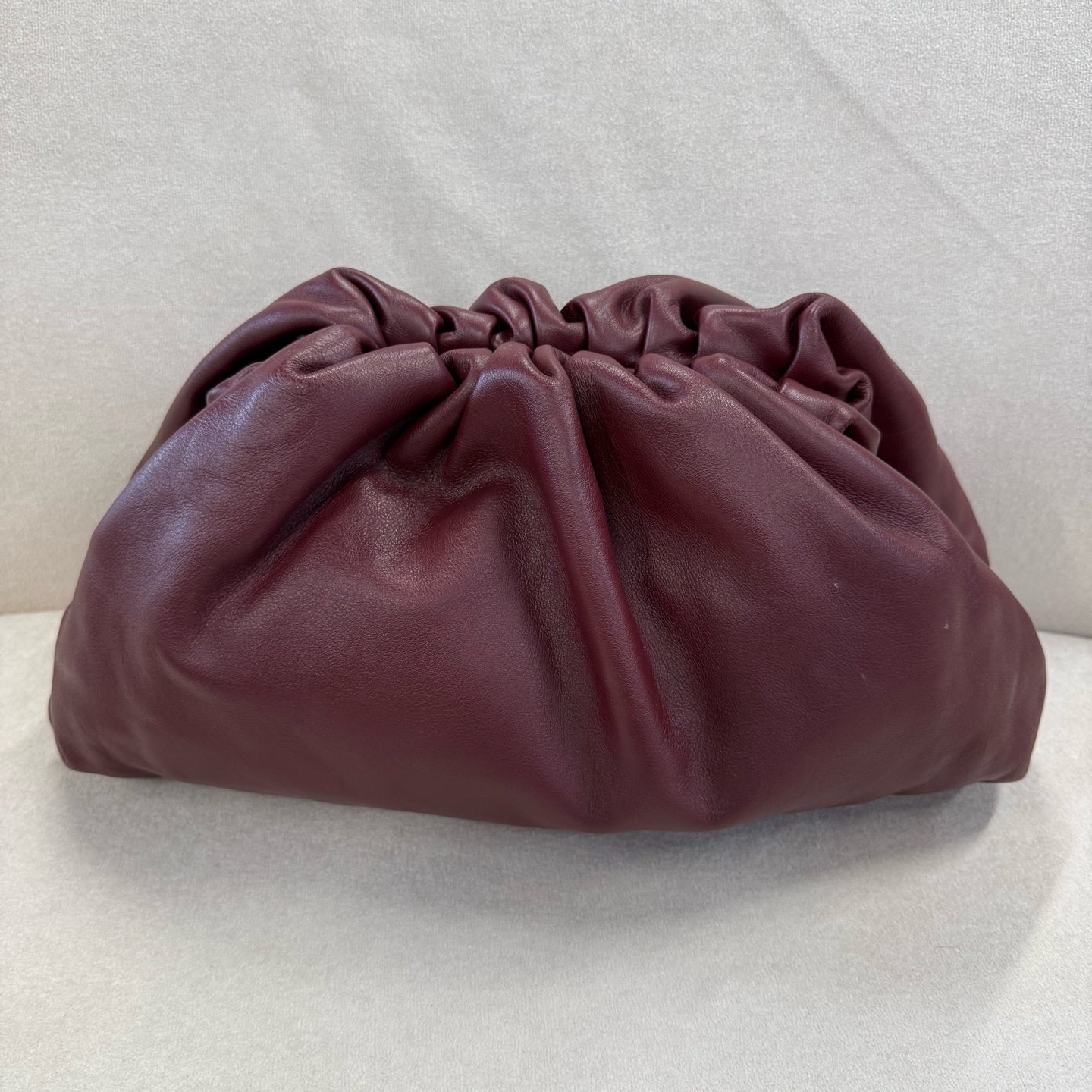 Bottega Veneta - The Pouch - Leather - Burgundy - (large)