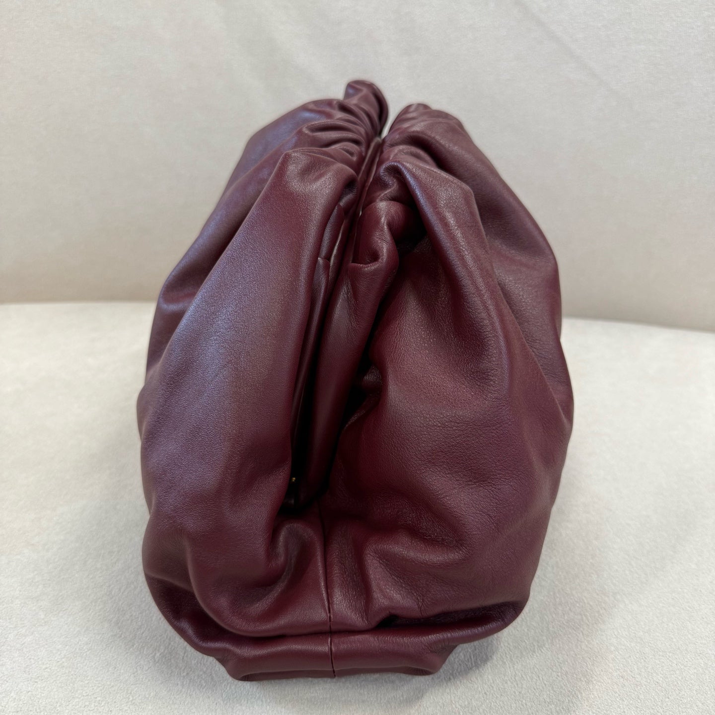 Bottega Veneta - The Pouch - Leather - Burgundy - (large)