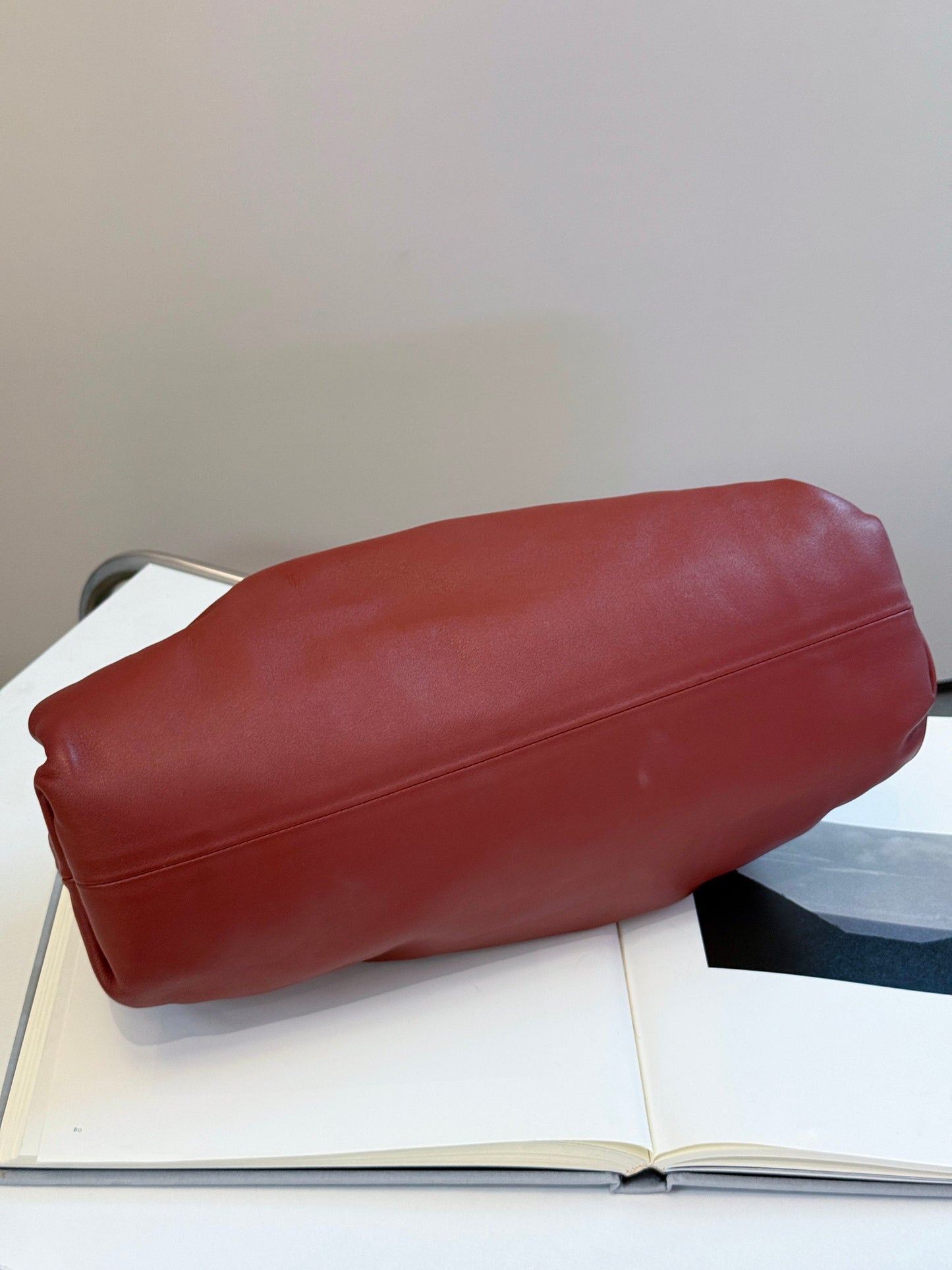 Bottega Veneta - The Pouch - Leather - Burgundy - (large)