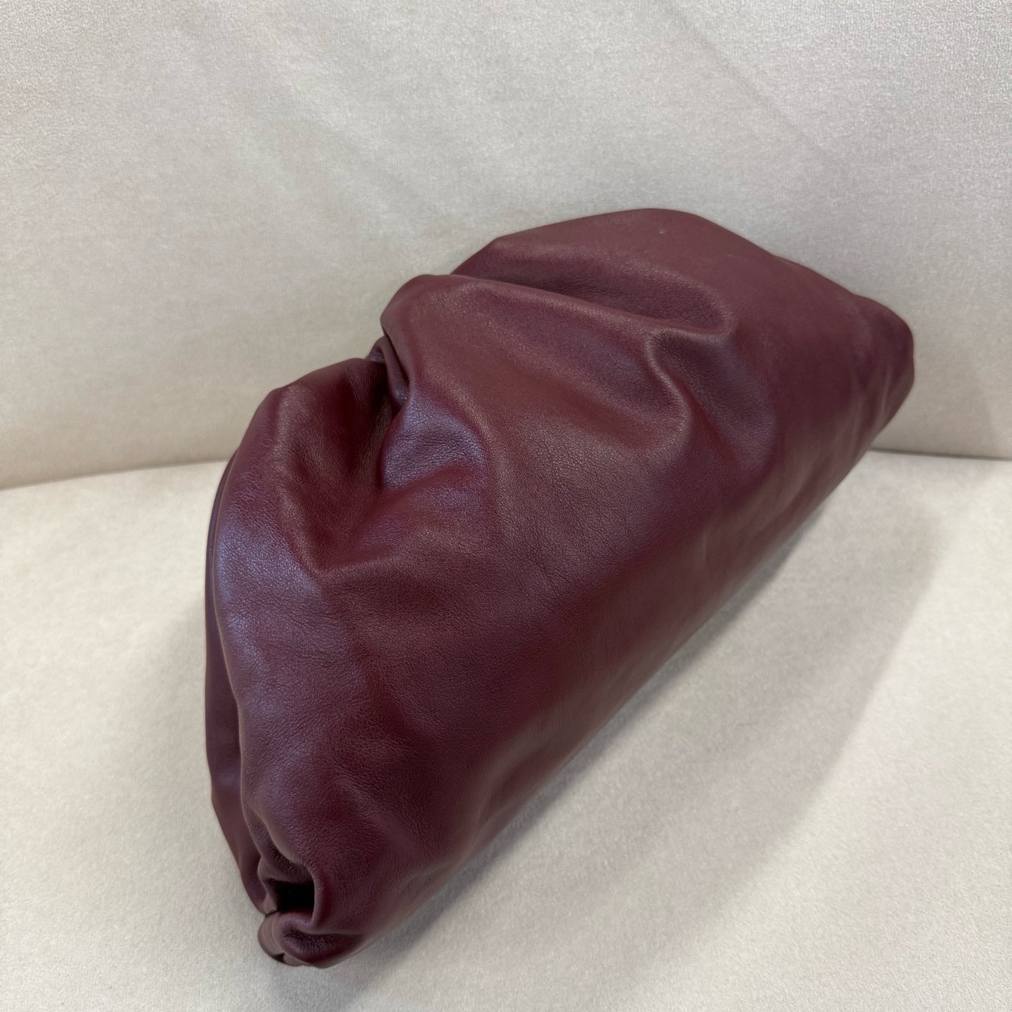Bottega Veneta - The Pouch - Leather - Burgundy - (large)