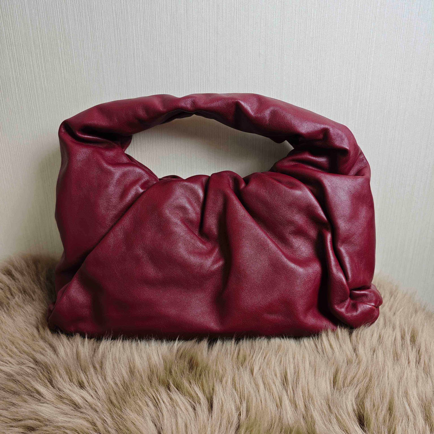 Bottega Veneta - The Pouch - Leather - Burgundy - (medium)
