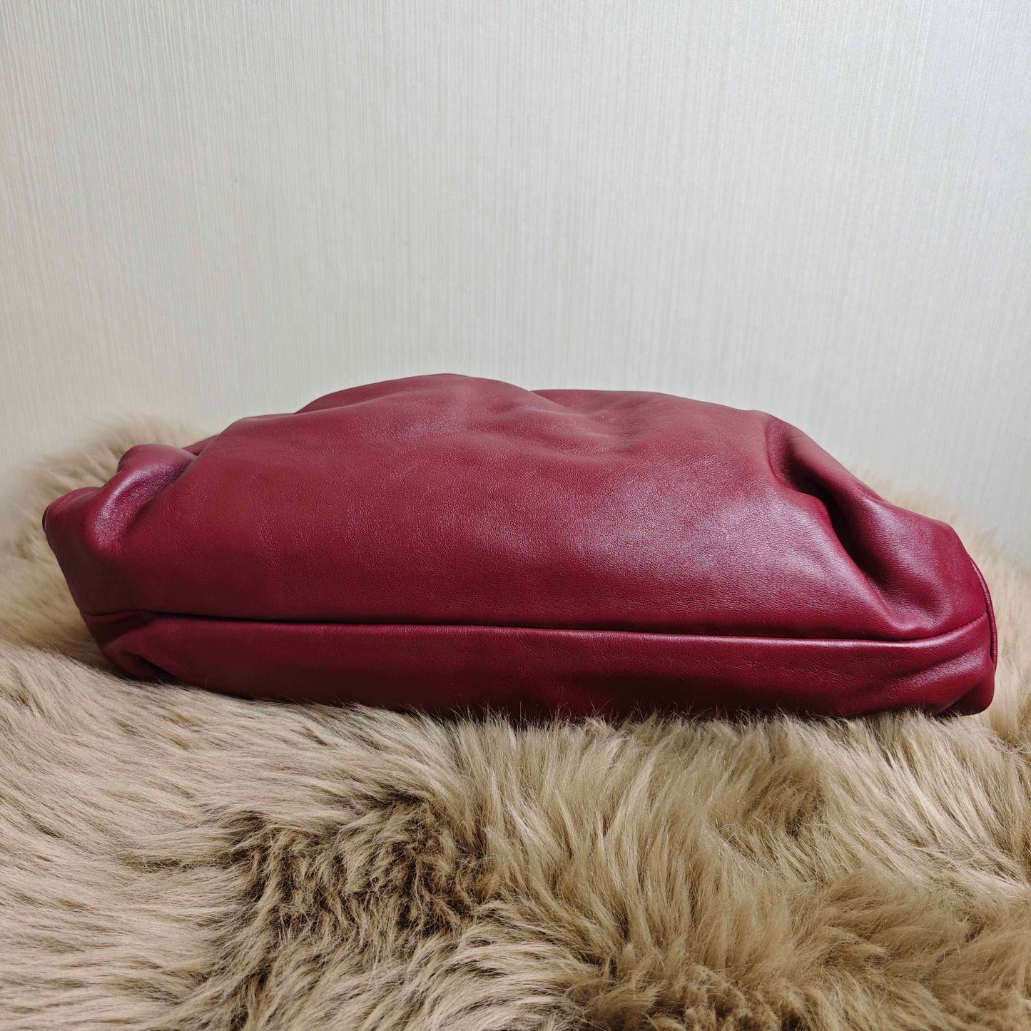 Bottega Veneta - The Pouch - Leather - Burgundy - (medium)