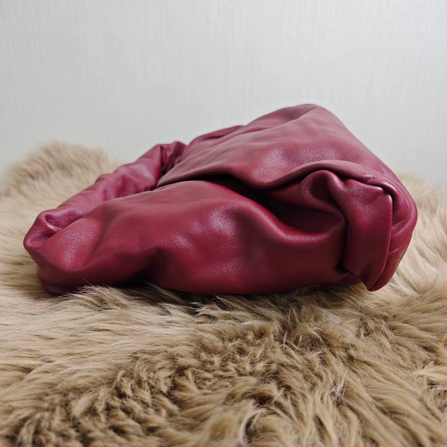 Bottega Veneta - The Pouch - Leather - Burgundy - (medium)