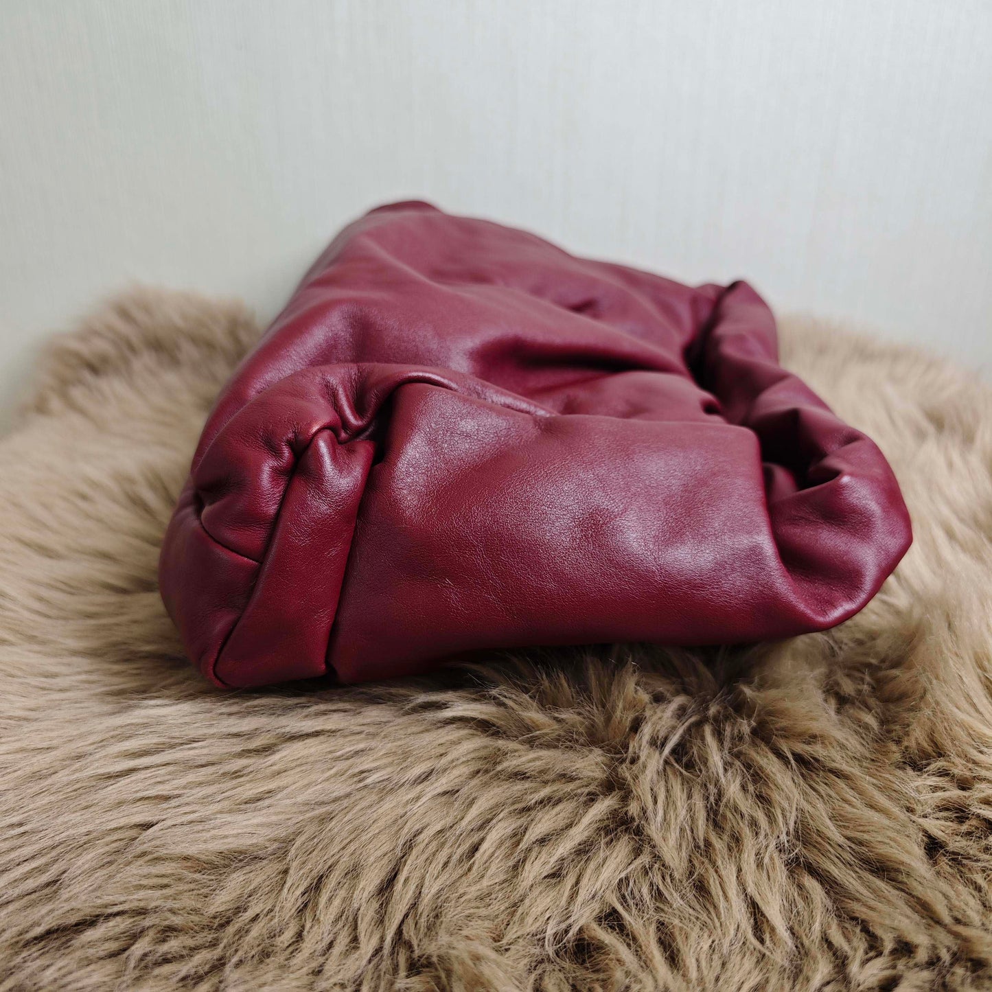 Bottega Veneta - The Pouch - Leather - Burgundy - (medium)