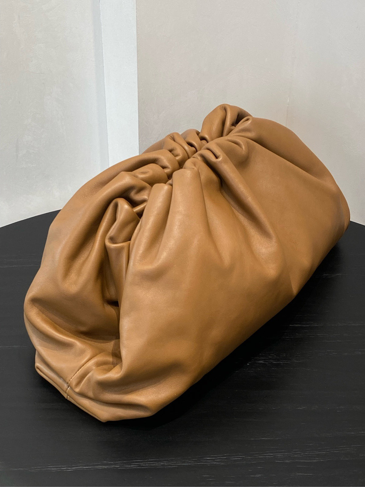 Bottega Veneta - The Pouch - Leather - Camel - (large)