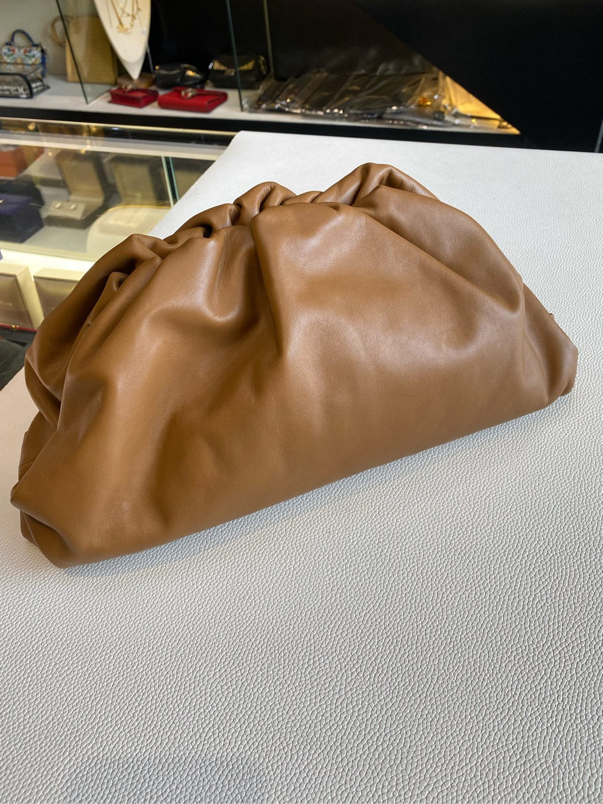 Bottega Veneta - The Pouch - Leather - Camel - (large)