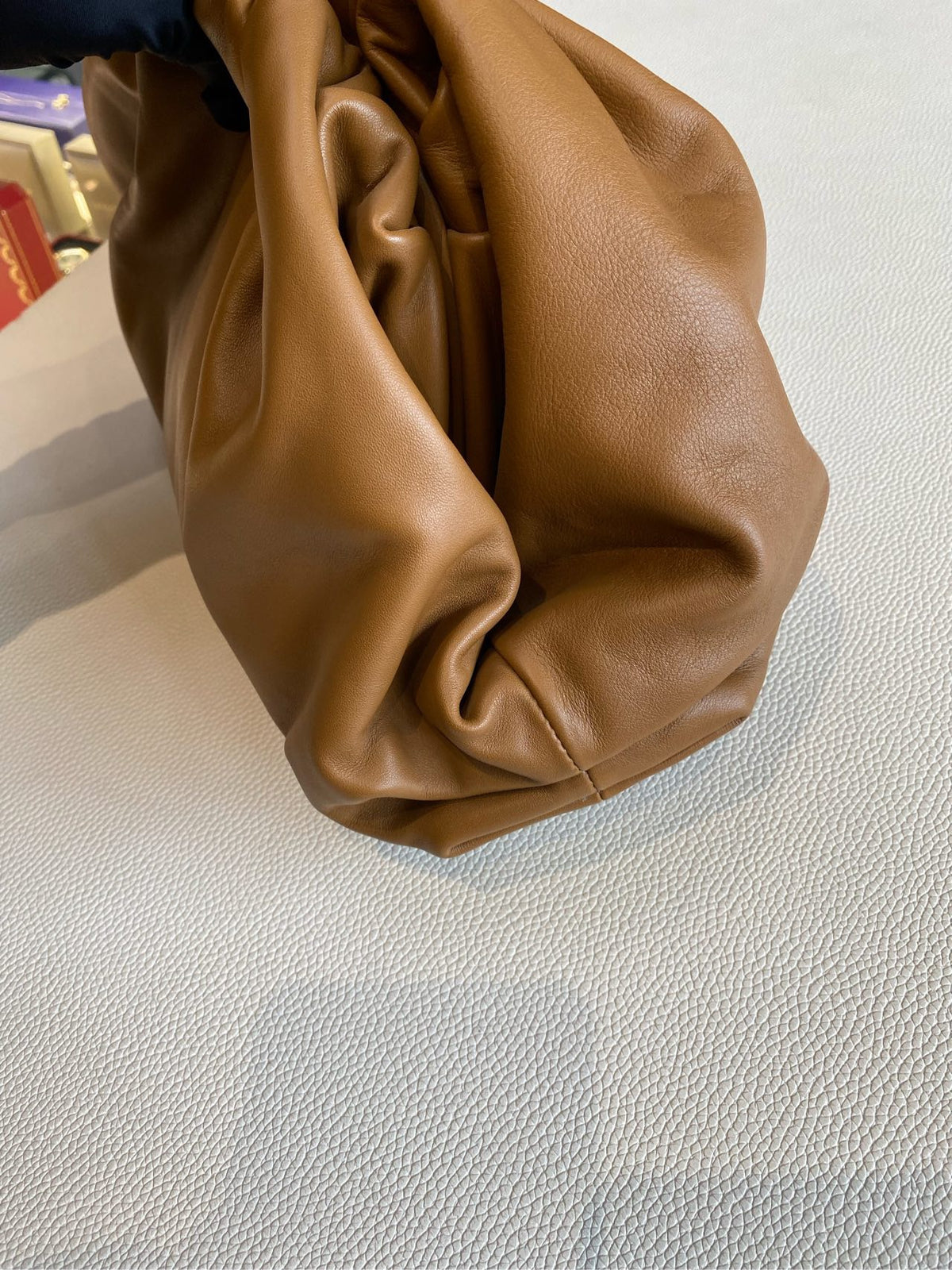 Bottega Veneta - The Pouch - Leather - Camel - (large)