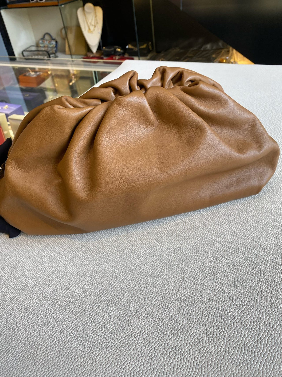 Bottega Veneta - The Pouch - Leather - Camel - (large)