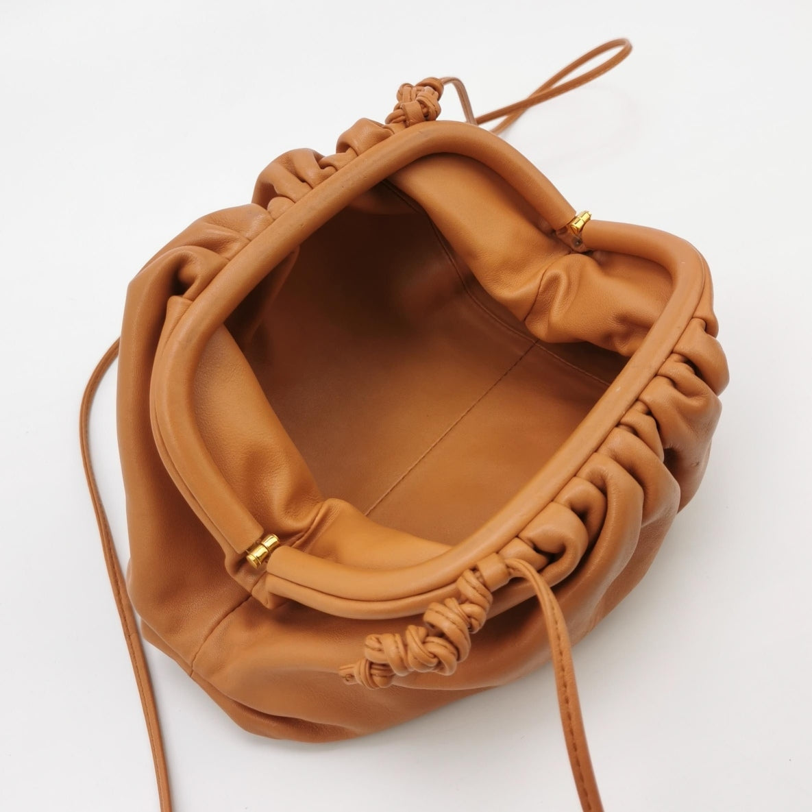 Bottega Veneta - The Pouch - Leather - Camel - (medium)