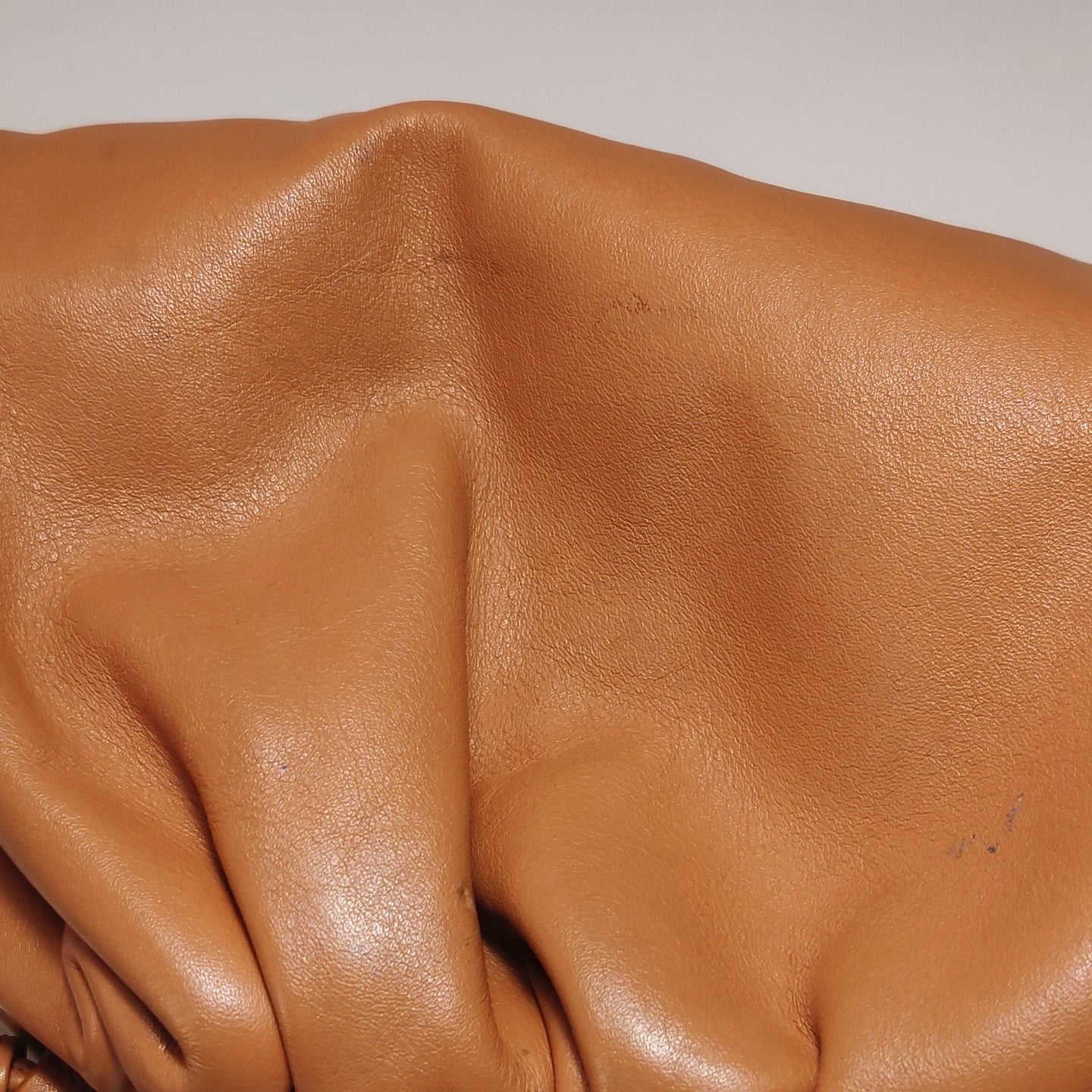Bottega Veneta - The Pouch - Leather - Camel - (medium)