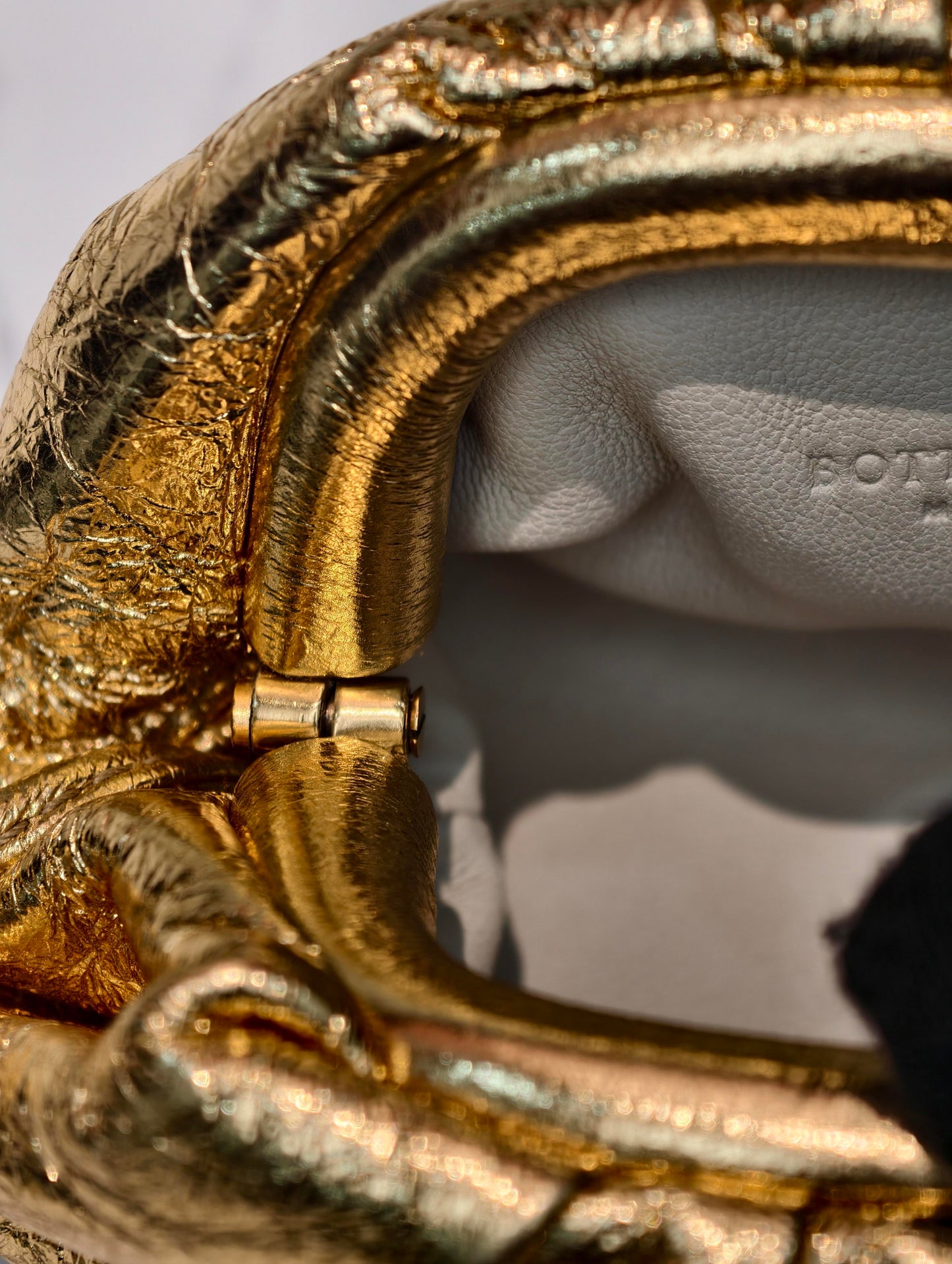Bottega Veneta - The Pouch - Leather - Gold - (mini)