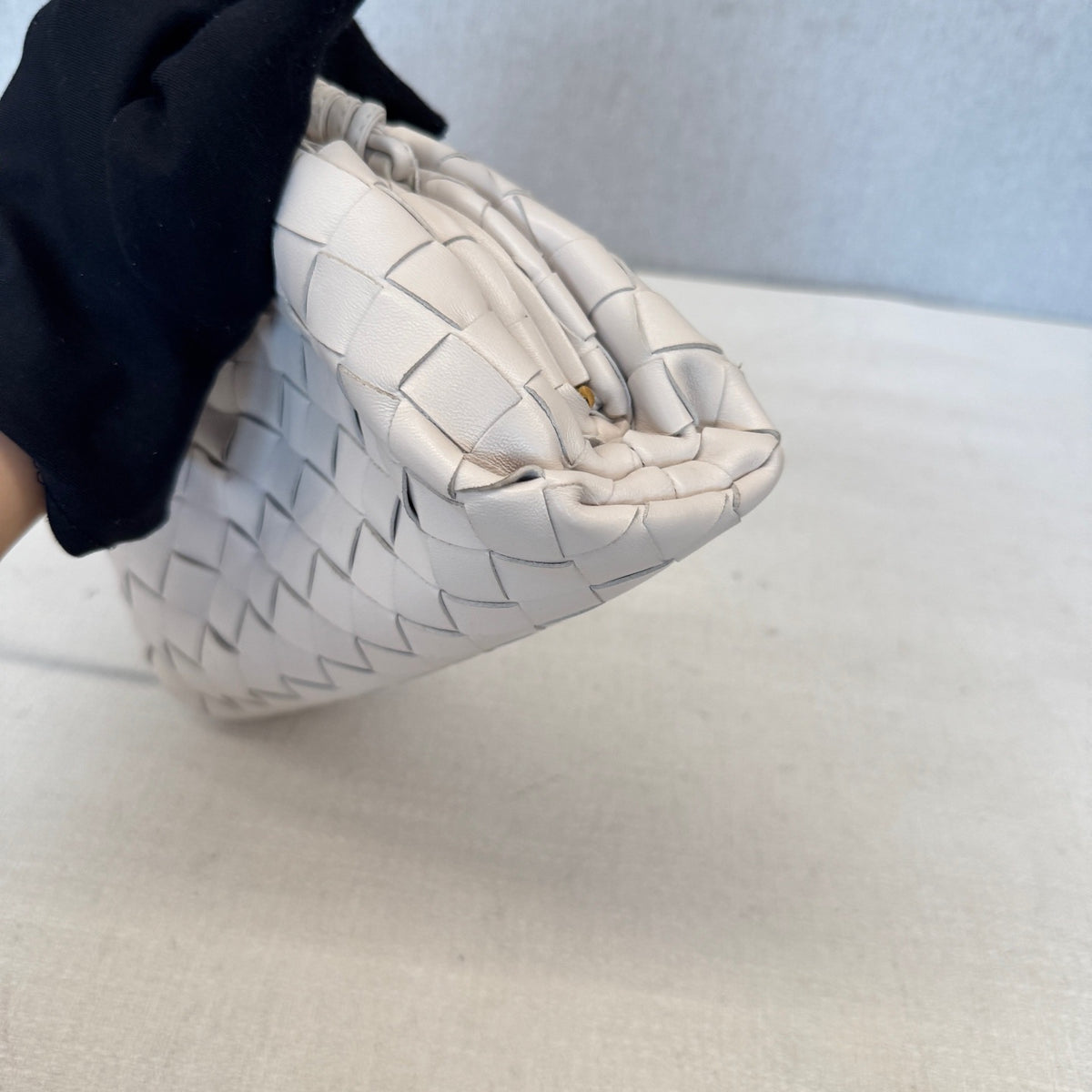 Bottega Veneta - The Pouch Mini - Leather - White - (mini)