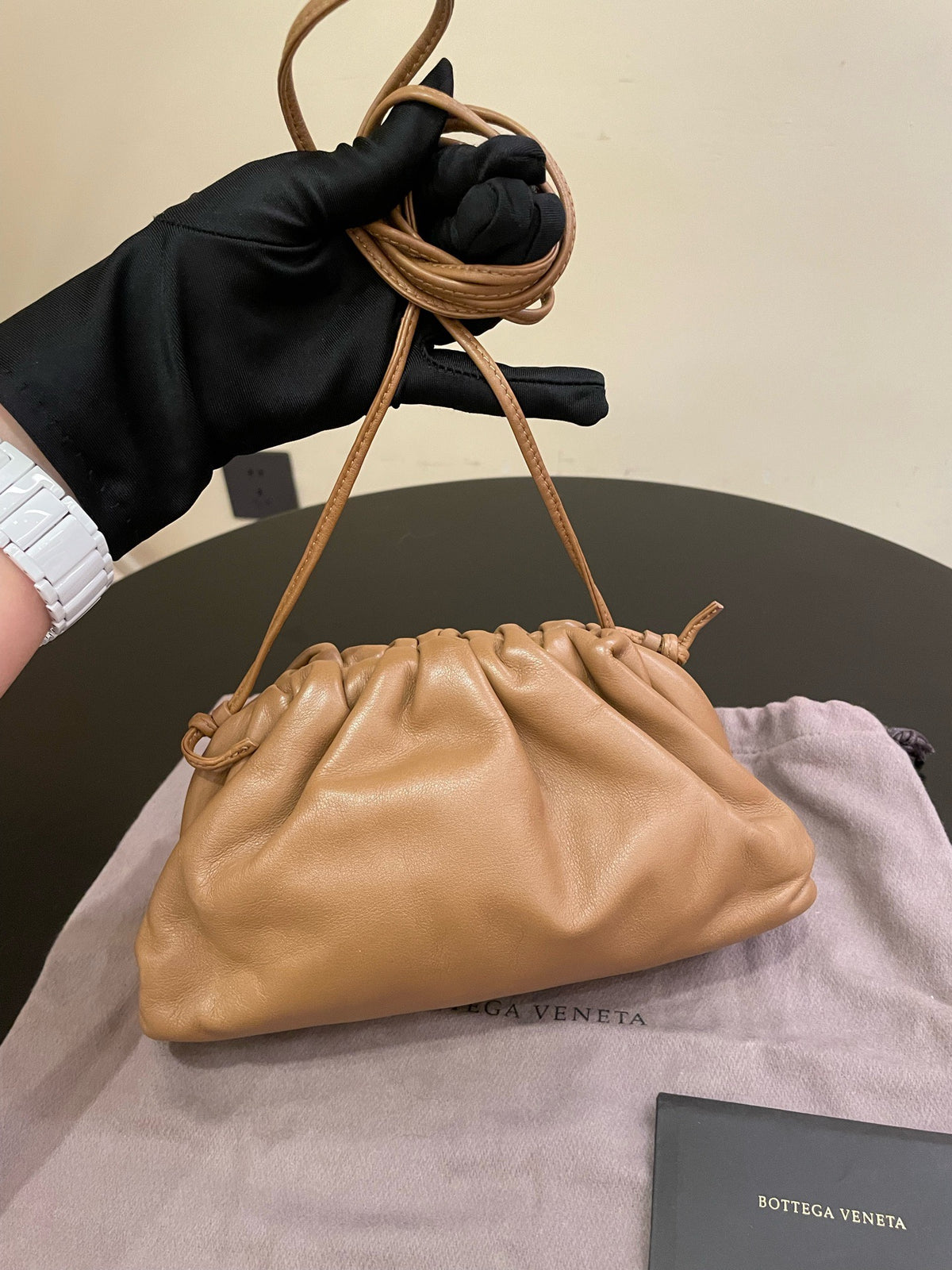 Bottega Veneta - The Pouch Small - Leather - Camel - (Small)