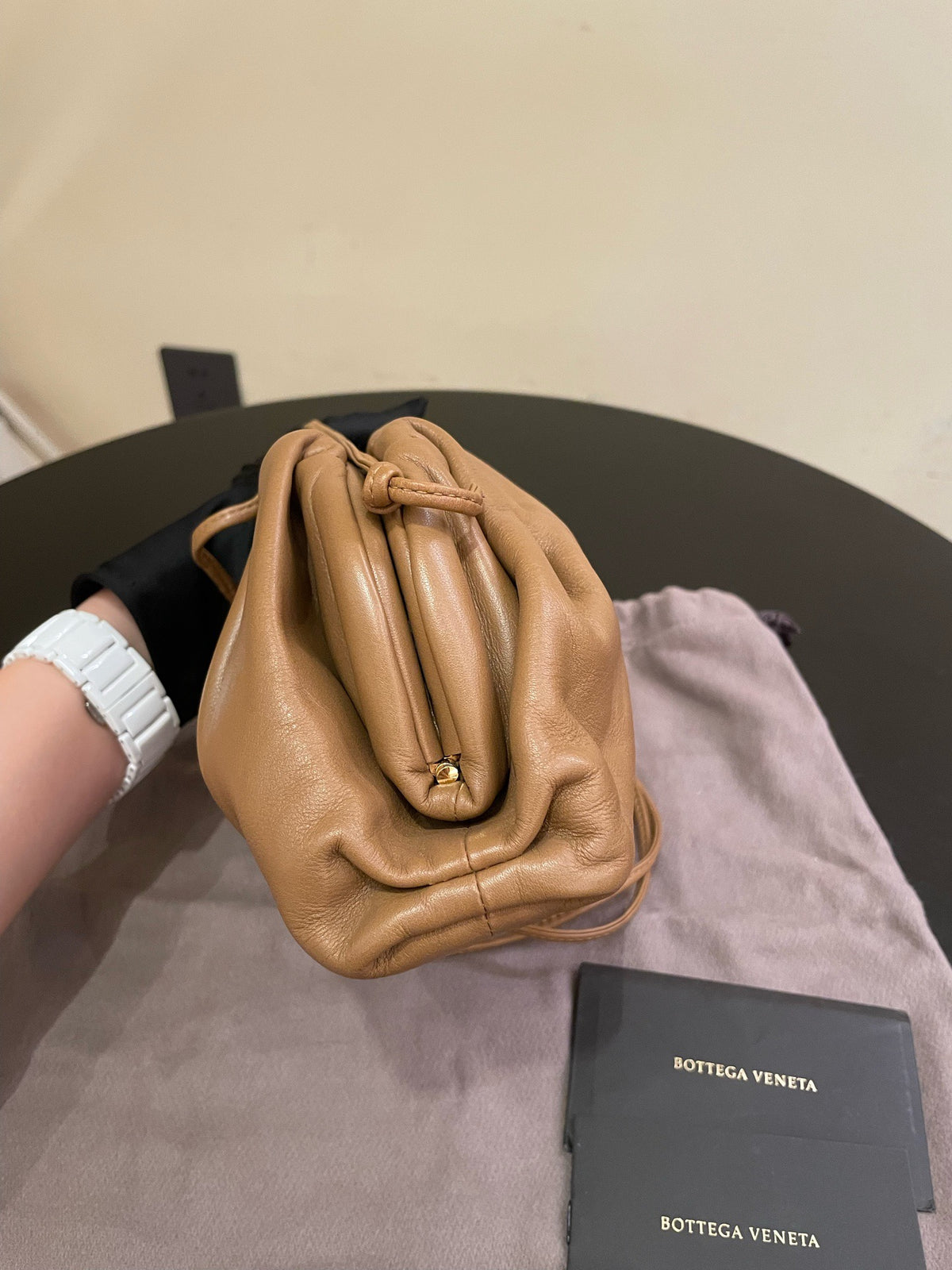 Bottega Veneta - The Pouch Small - Leather - Camel - (Small)