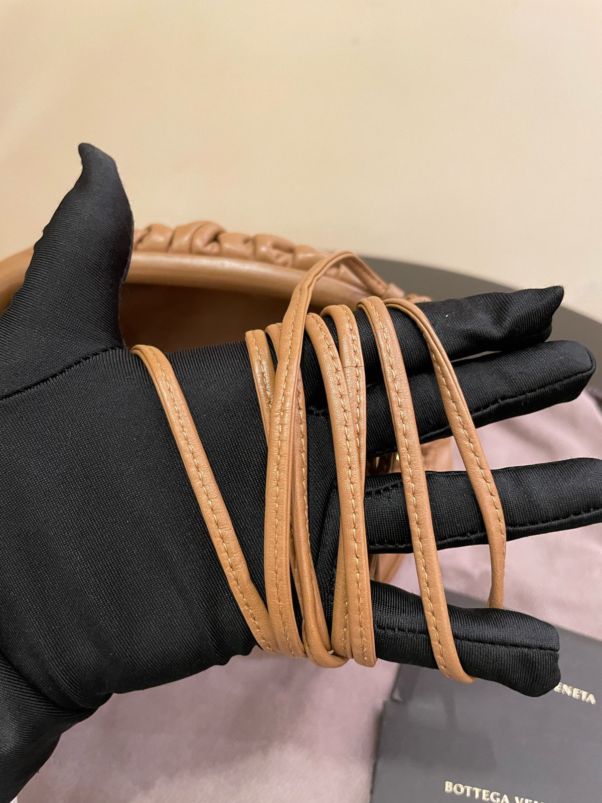 Bottega Veneta - The Pouch Small - Leather - Camel - (Small)