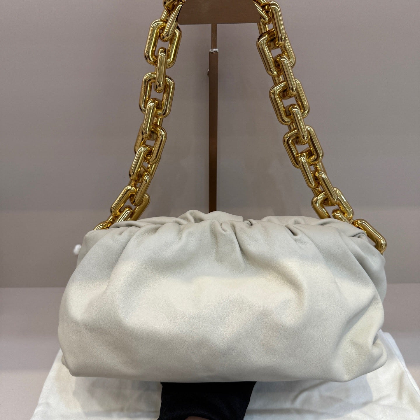 Bottega Veneta - The Pouch with Chain - Leather - White - (medium)