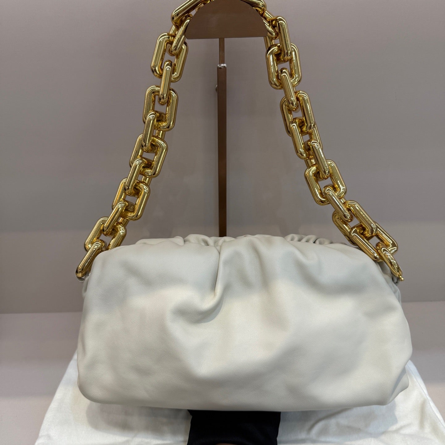 Bottega Veneta - The Pouch with Chain - Leather - White - (medium)