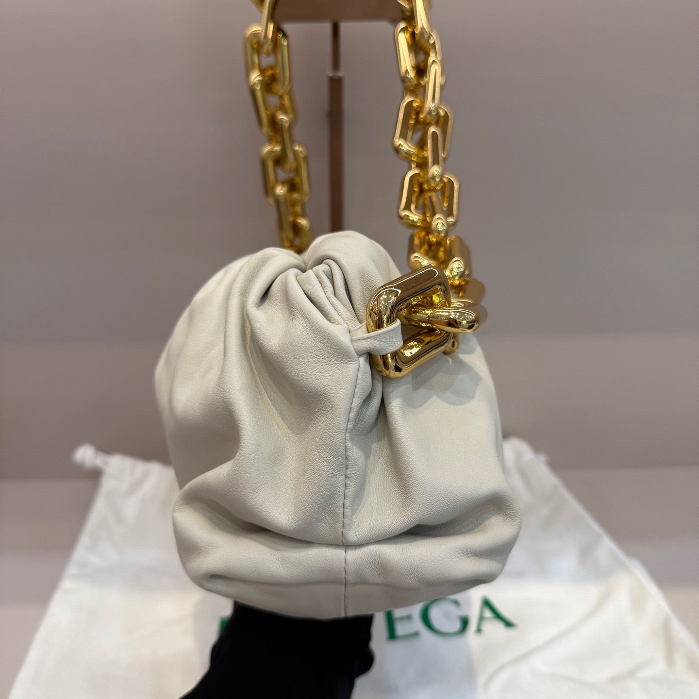 Bottega Veneta - The Pouch with Chain - Leather - White - (medium)