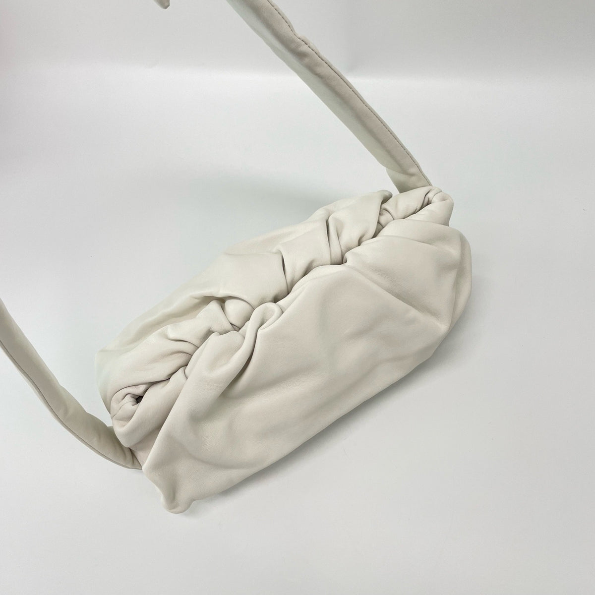 Bottega Veneta - The Shoulder Pouch - Leather - White - (medium)