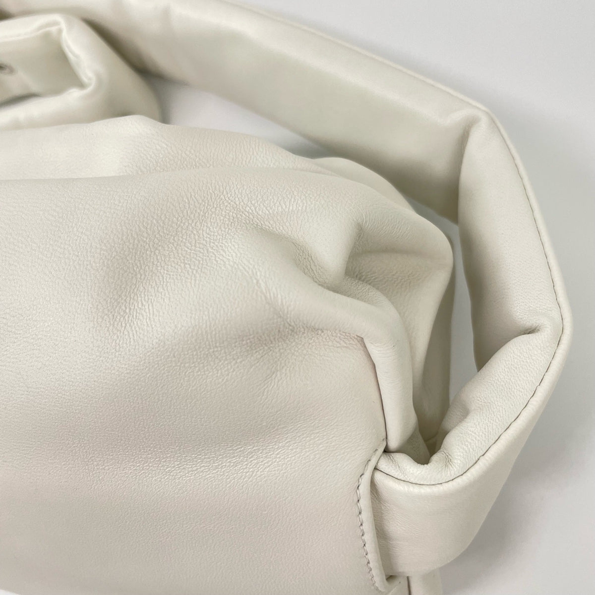 Bottega Veneta - The Shoulder Pouch - Leather - White - (medium)
