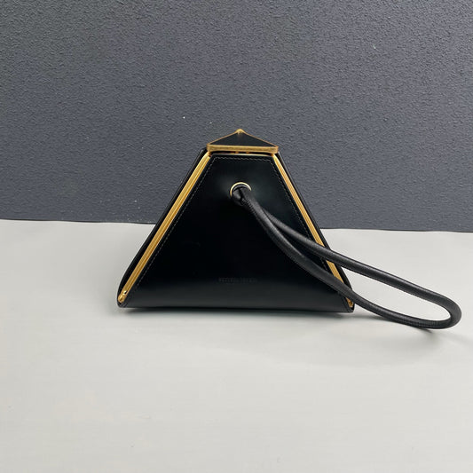 Bottega Veneta - Triangle Frame Clutch - Smooth leather - Black - (mini)