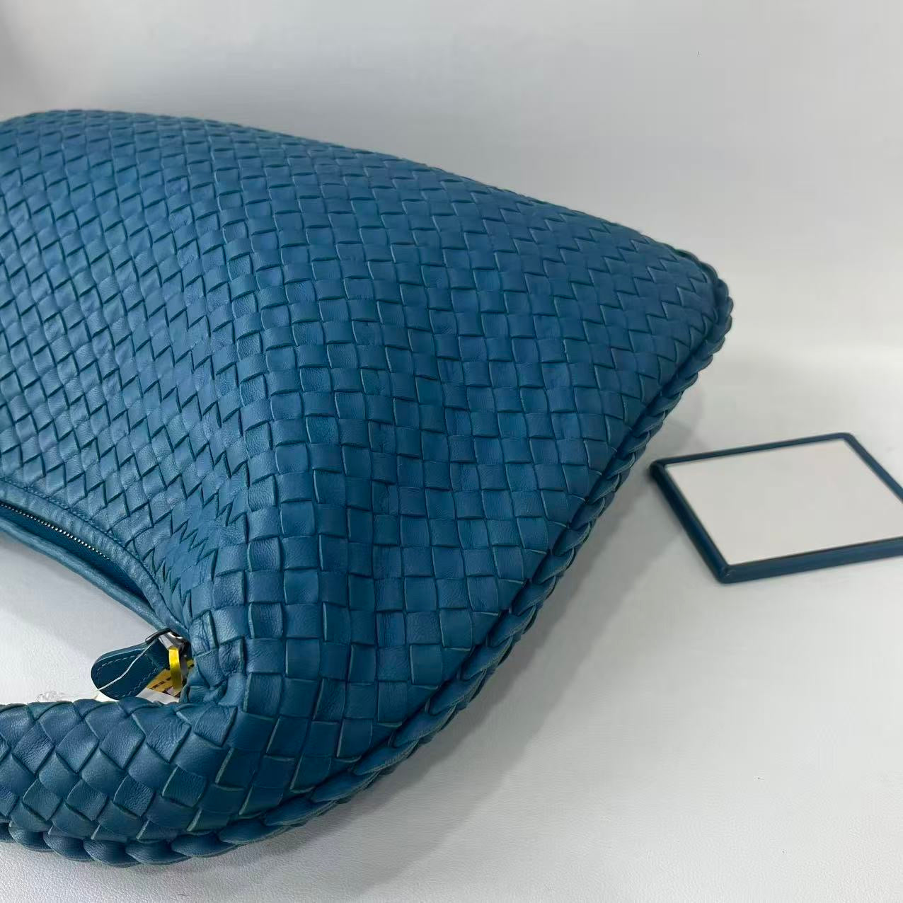 Bottega Veneta - Veneta Hobo - Leather - Blue - (medium)
