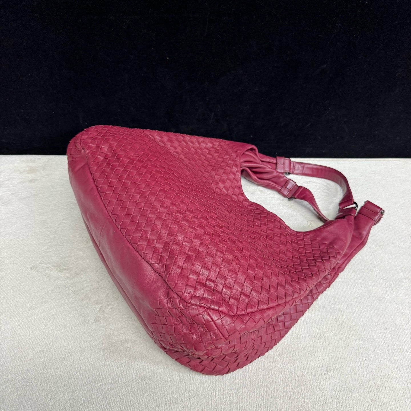 Bottega Veneta - Veneta Hobo - Leather - Burgundy - (large)